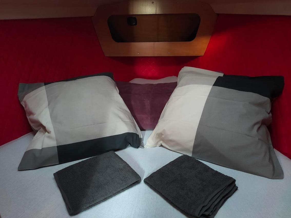 Hotel Nuit Sur Un Voilier Nonsard-Lamarche Exterior foto